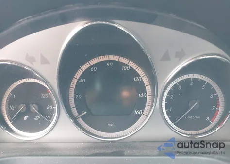 2009 Mercedes-Benz C 300 Luxury/Sport z USA, uszkodzony, nr VIN WDDGF54X99F205253